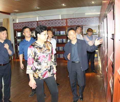 江西省旅發(fā)委巡視員屈乾娜蒞臨仙客來(lái)公司指導(dǎo)工作