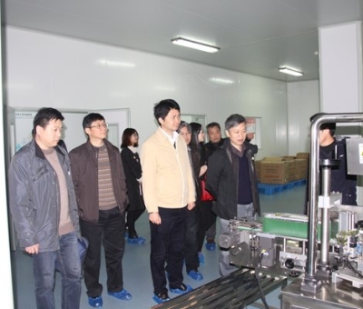 食藥監(jiān)管?chē)?guó)家總局及省、市、縣局領(lǐng)導(dǎo)蒞臨仙客來(lái)調(diào)研