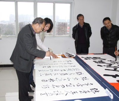 “毛體書法第一人”黃振聲先生深入仙客來采風(fēng)