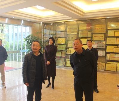 國家稅務(wù)總局九江市稅務(wù)局黨委副書記、副局長孫暉等領(lǐng)導(dǎo)蒞臨仙客來公司調(diào)研