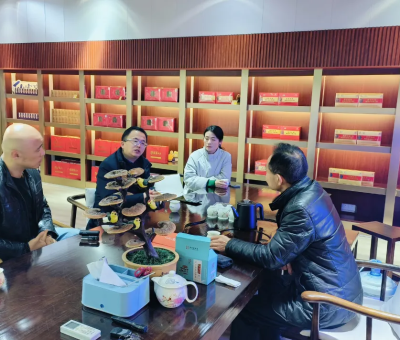 廬山市委常委、副市長(zhǎng)袁勇春節(jié)期間赴仙客來招商